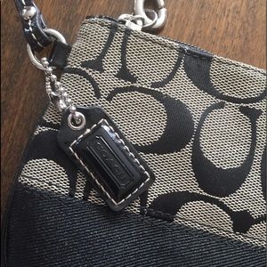 EUC Coach Wristlet